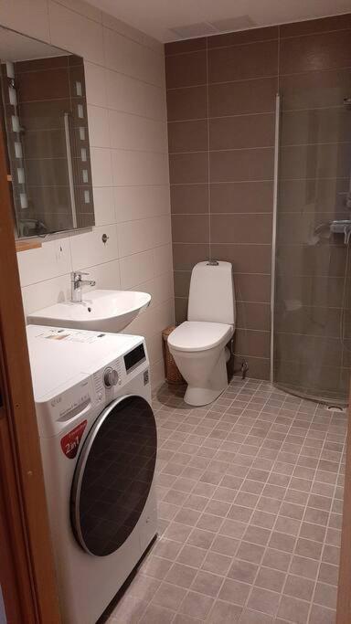 Puhas 2 Toaline Kakumaee Korter Tallinn Bagian luar foto